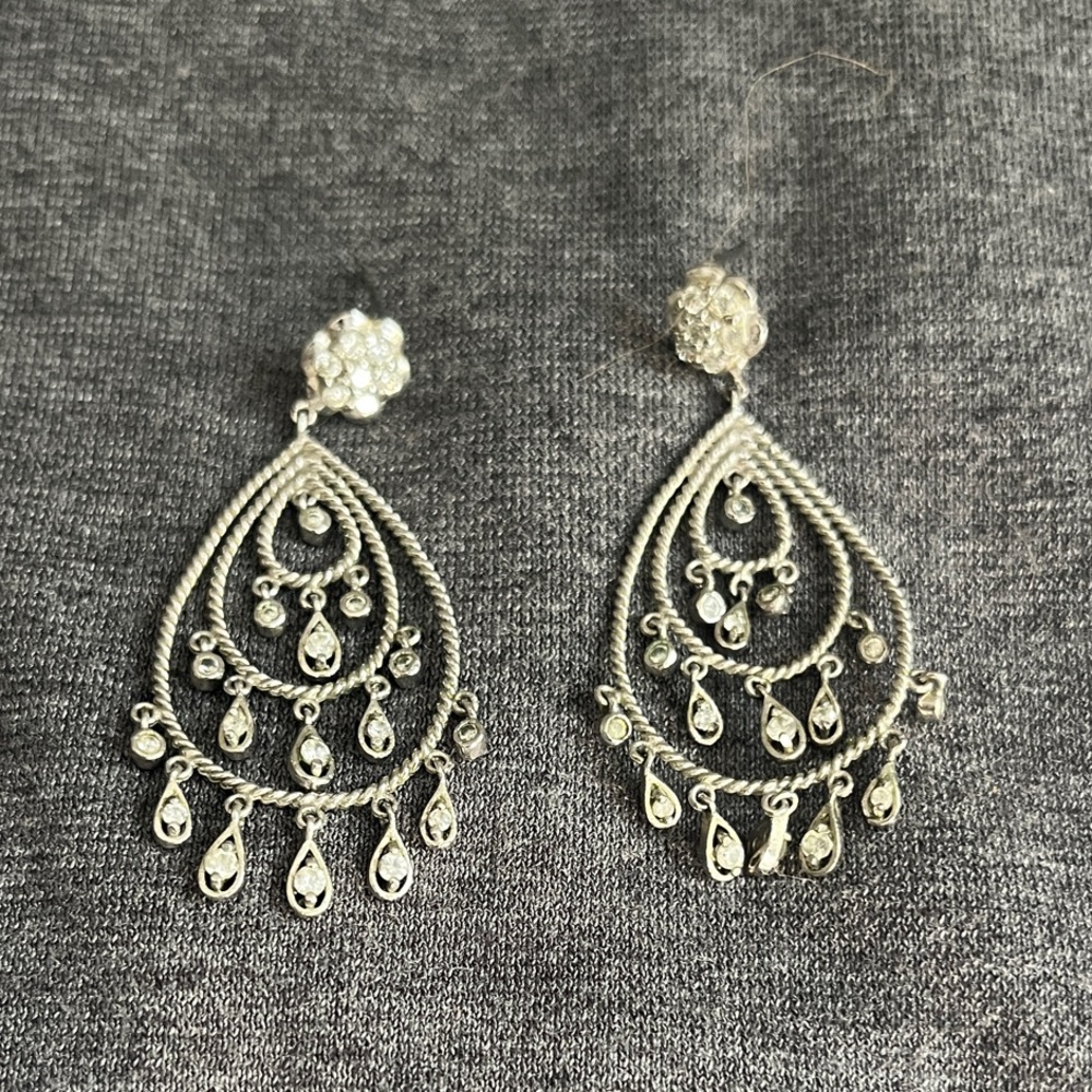 Light Silver-tone chandelier Teardrop Earrings dangly silver diamonds stones